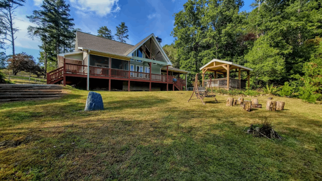 13 Tennessee Ranches That Are Perfect for a Slow, Scenic Escape