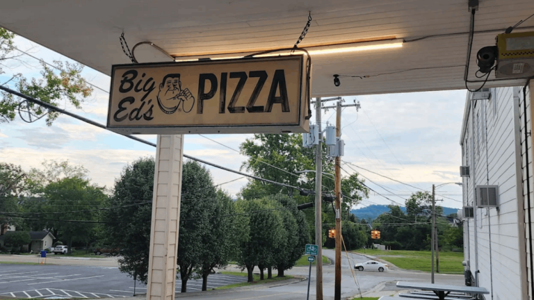 13 Tennessee Restaurants Families Will Love for Great Food and Good Times