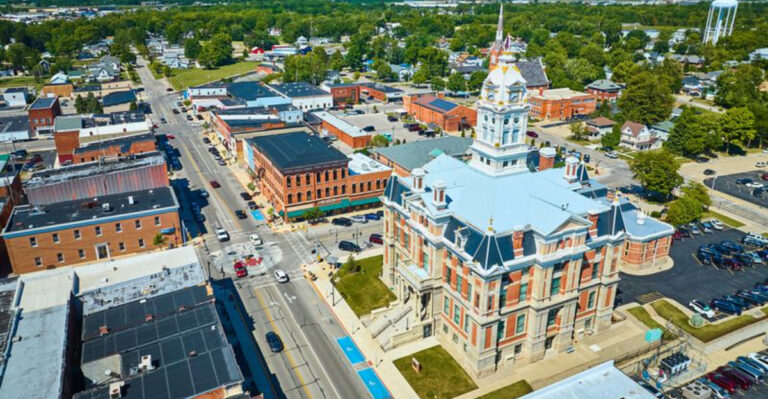 13 Charming Ohio Small Towns Perfect For A July 4th Day Trip