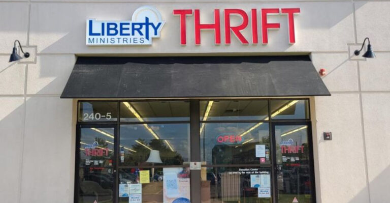 13 Pennsylvania Thrift Stores That Turn $25 Into A Haul Of Treasures
