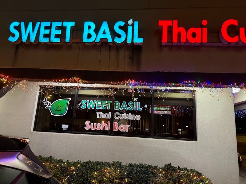 Sweet Basil Thai Cuisine — Chattanooga Sweet Basil Thai Cuisine — Chattanooga