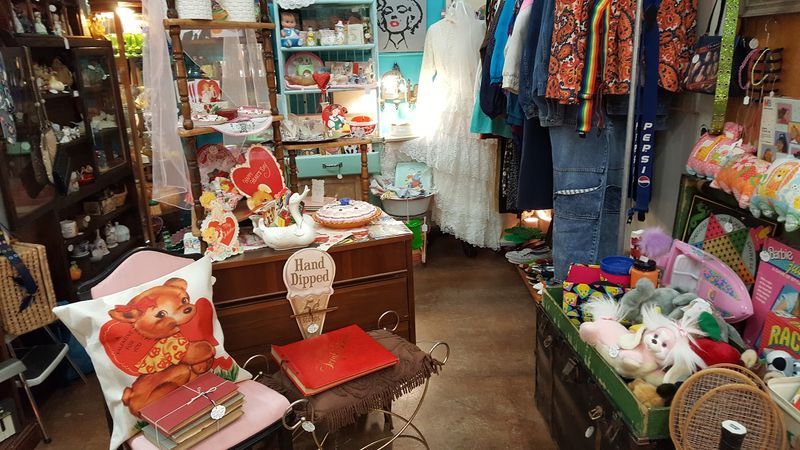 Retro Home Decor That Transforms Your Space Retro Home Decor That Transforms Your Space