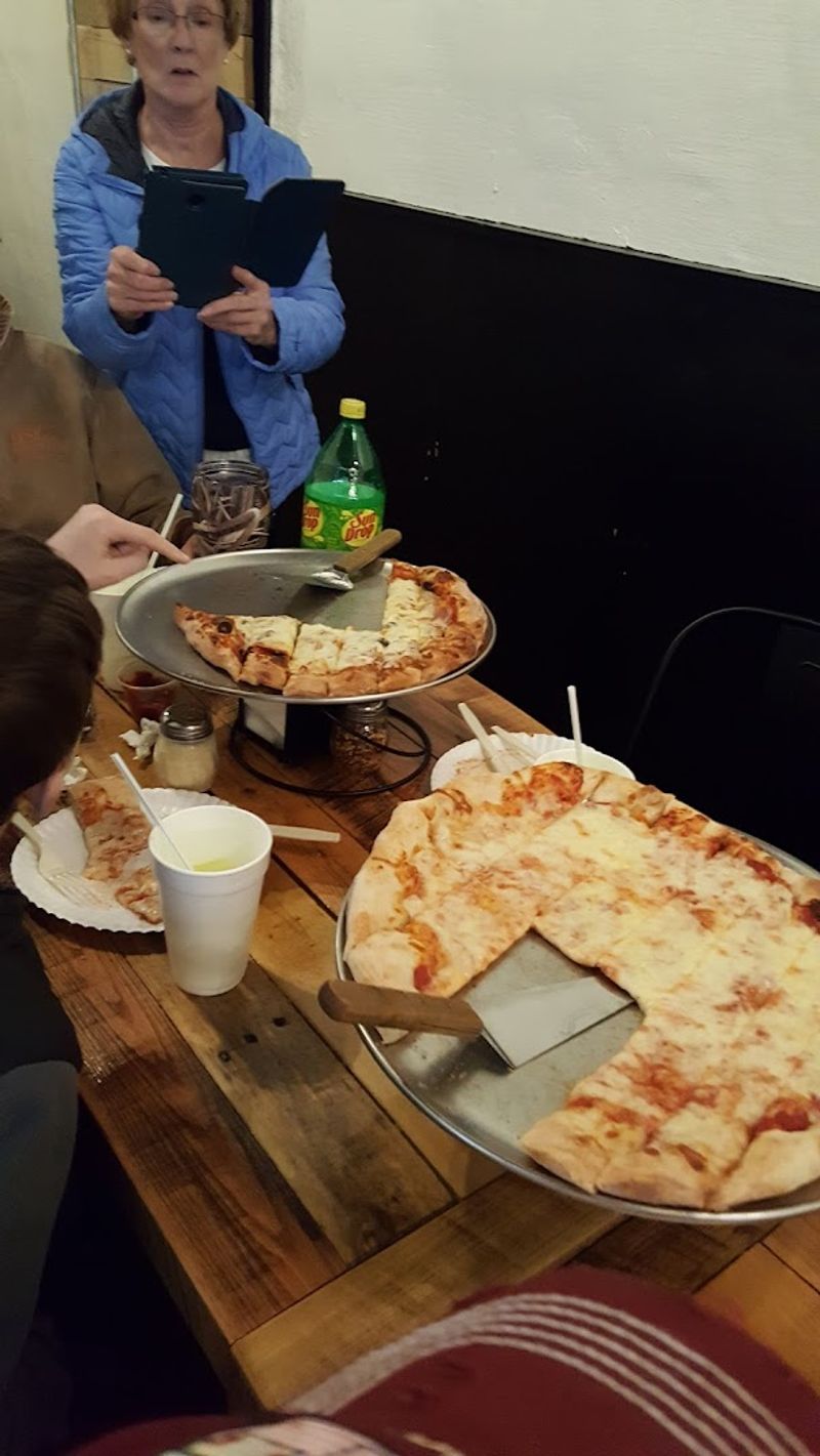 How to Plan a Visit to Viola's Pizza Company