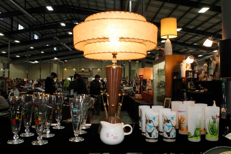 Grayslake Antique & Vintage Flea Market (Grayslake) Grayslake Antique & Vintage Flea Market (Grayslake)