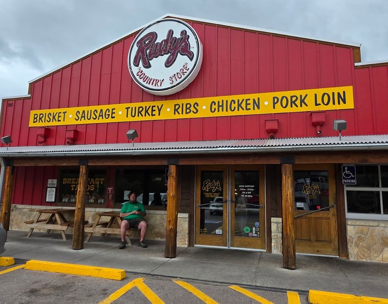 A Barn-Like Arrival That Tells You Exactly What Matters A Barn-Like Arrival That Tells You Exactly What Matters