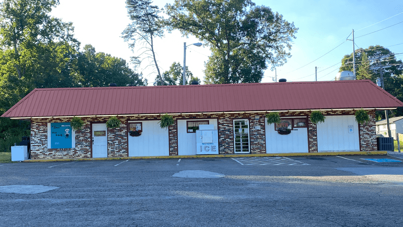Why Love That BBQ belongs on your Knoxville list Why Love That BBQ belongs on your Knoxville list