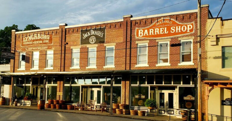 8 Classic Tennessee Country Stores That Have Become Community Gathering Places