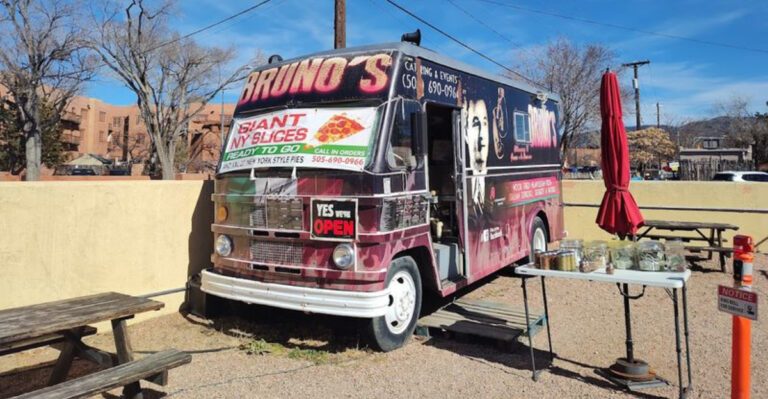 8 Unassuming New Mexico Pizzerias That Locals Can’t Stop Talking About