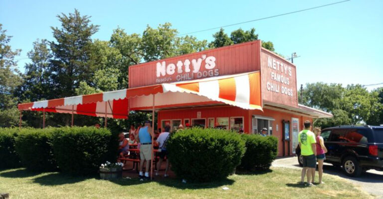 9 Hot Dog Spots In Ohio That Prove Classic Flavors Never Go Out Of Style