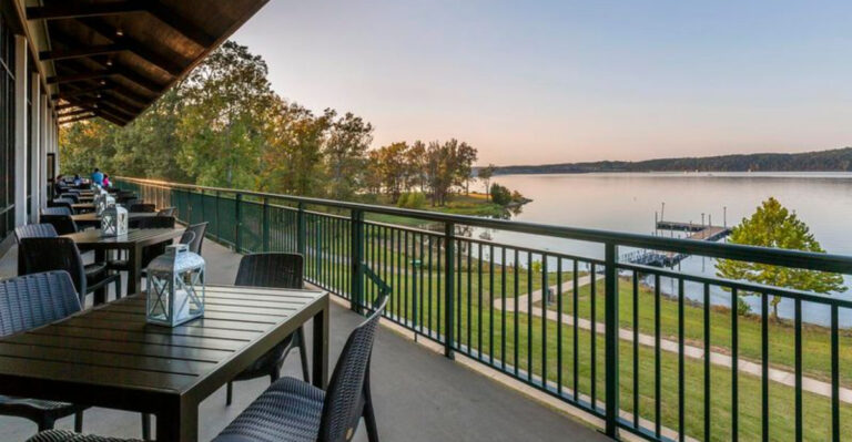 9 Tennessee Dining Gems Tucked Away In The Most Unexpected Places