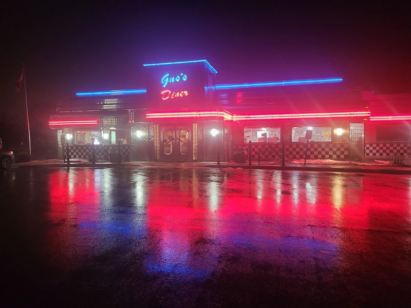 Why Gus's Still Hits the Comfort Food Sweet Spot Why Gus's Still Hits the Comfort Food Sweet Spot