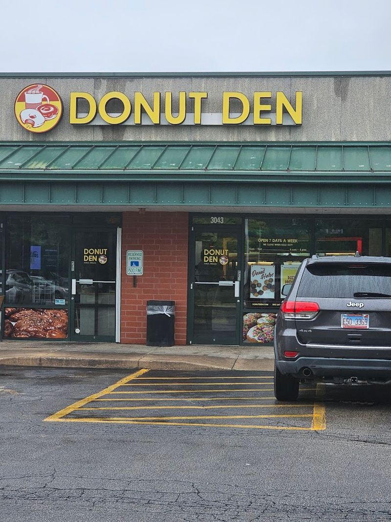 Donut Den (Joliet)