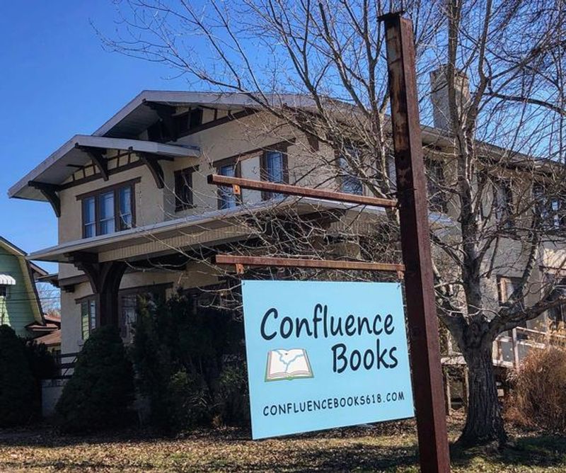 Confluence Books (Carbondale)