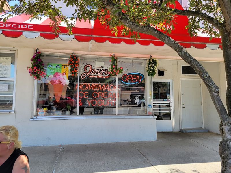 A Baldwin Landmark You Can Smell Before You See It