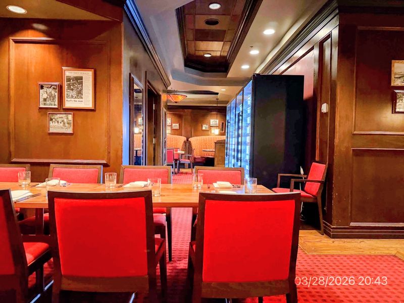 A Classic Downtown Steakhouse Atmosphere