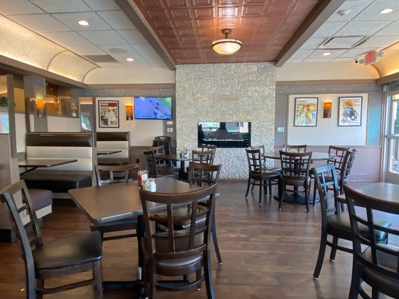 A Cozy Sparta Spot Where Regulars Settle In and Slow Down