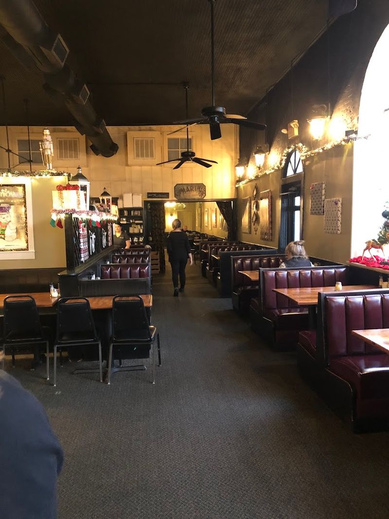 A Family-Owned Favorite Right on the Historic Square A Family-Owned Favorite Right on the Historic Square