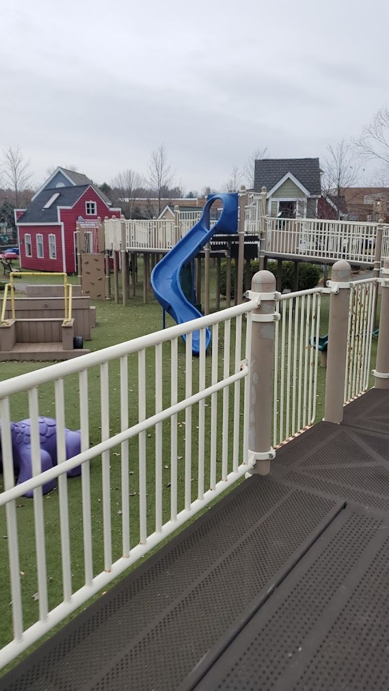 A Fenced Setting That Feels Parent Friendly A Fenced Setting That Feels Parent Friendly
