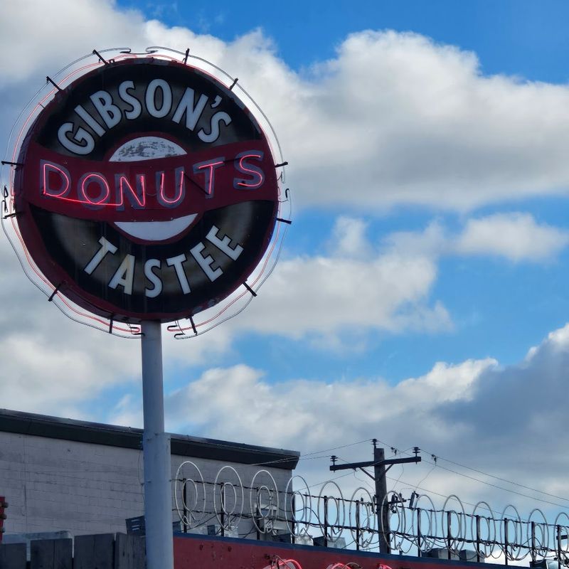 A Memphis Donut Shop Locals Swear By