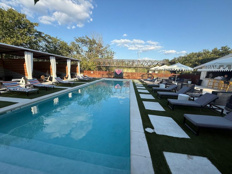 A Pool Scene Worth Posting About