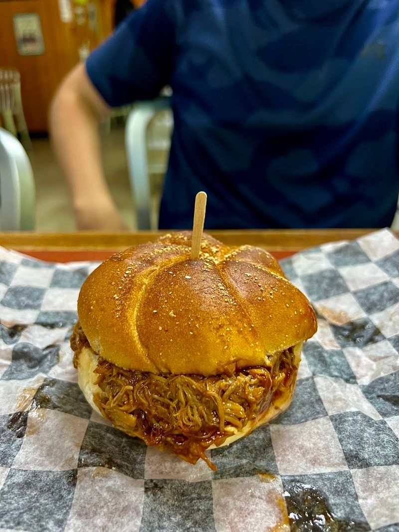 A Pulled Pork Sandwich That Earns the Drive