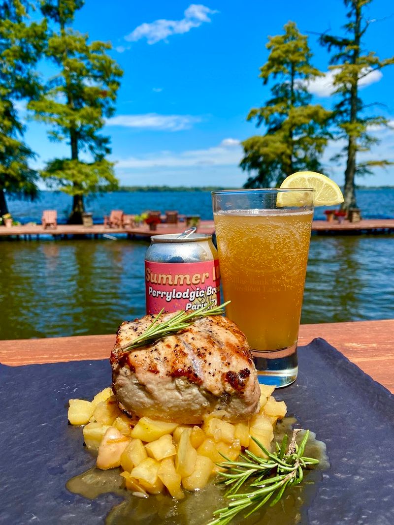A Rustic Seafood Restaurant With Serious Lakeside Charm