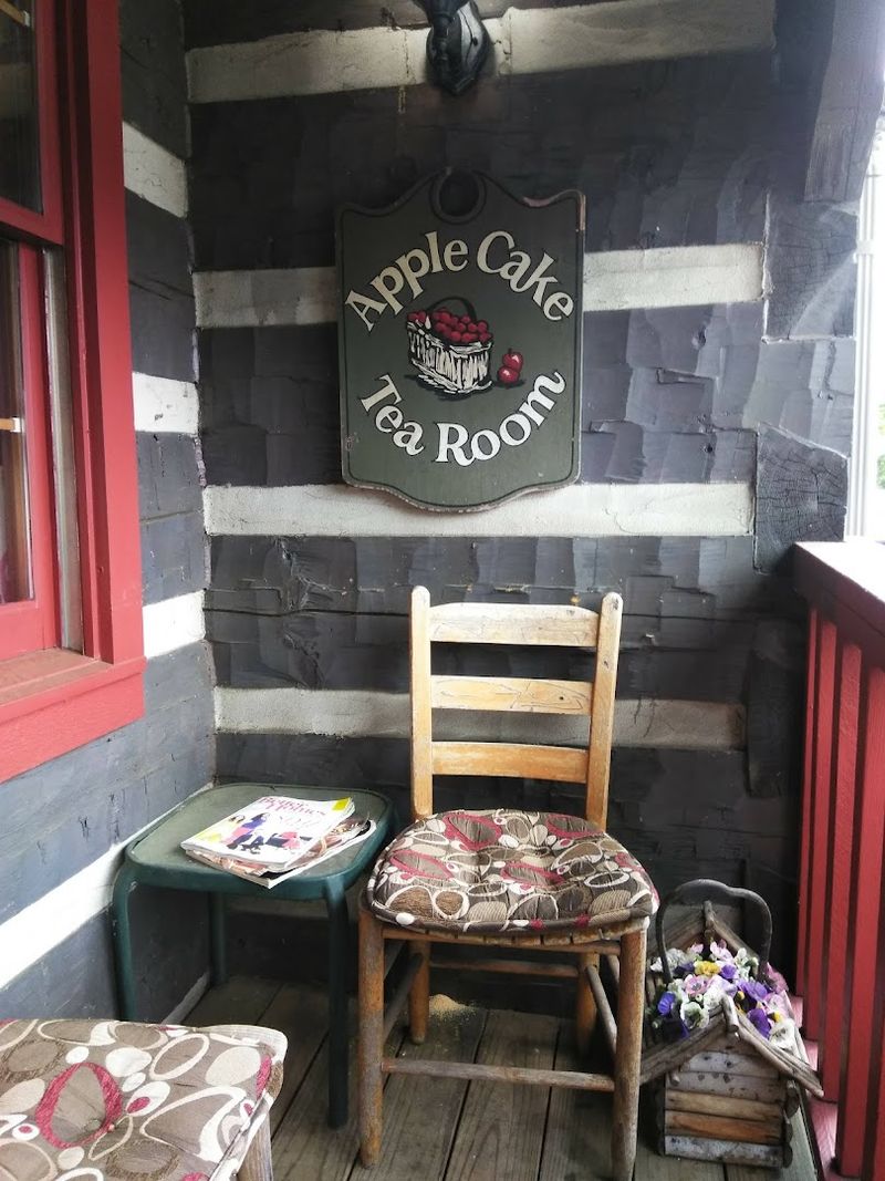 A Storybook Tea Room Hidden in Knoxville A Storybook Tea Room Hidden in Knoxville