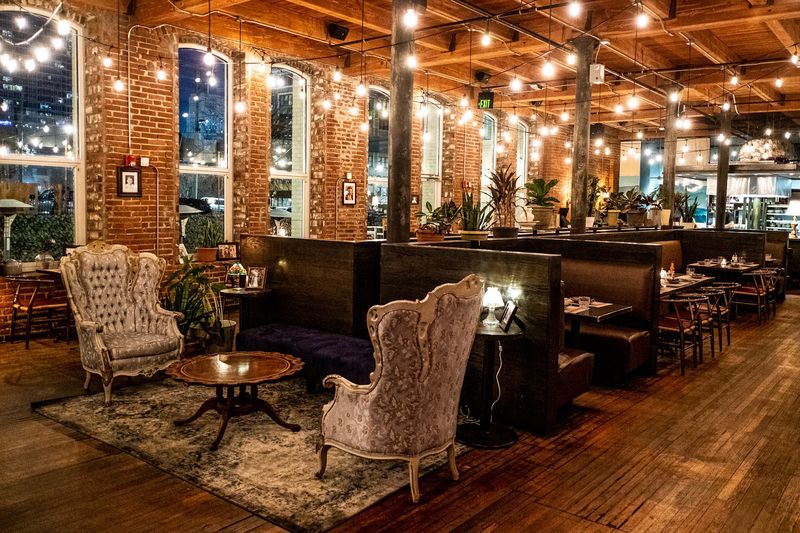 A Stylish Southern First Impression