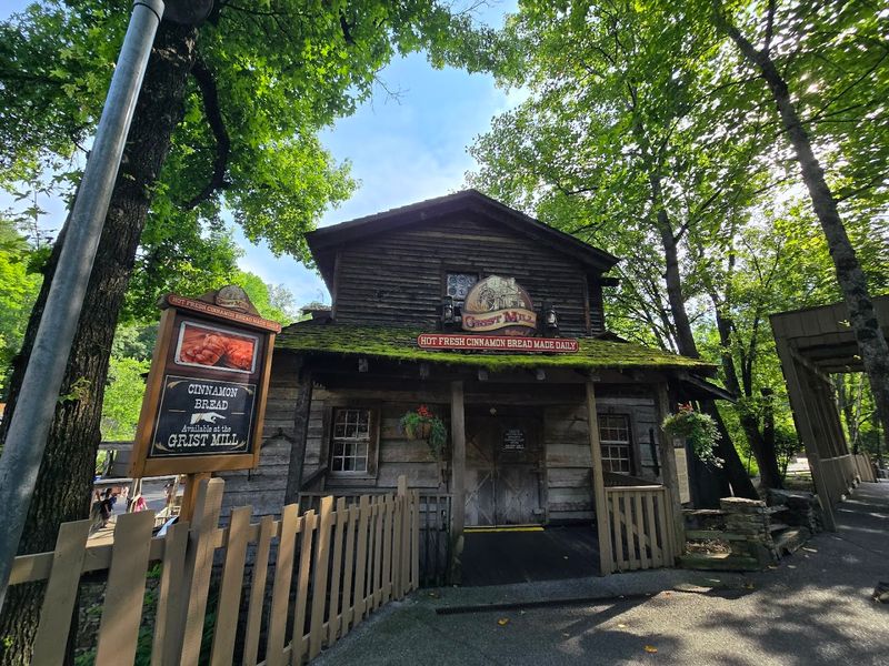 A Sweet Smoky Mountain Stop That Lives Up to the Hype A Sweet Smoky Mountain Stop That Lives Up to the Hype