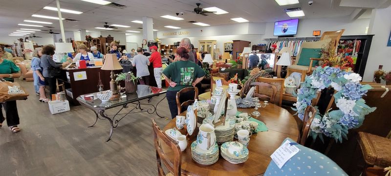 A Thrift Store So Popular, Lines Form Before Opening A Thrift Store So Popular, Lines Form Before Opening
