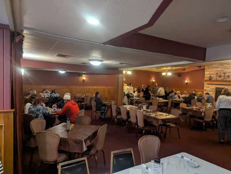 A classic supper club atmosphere that still feels special