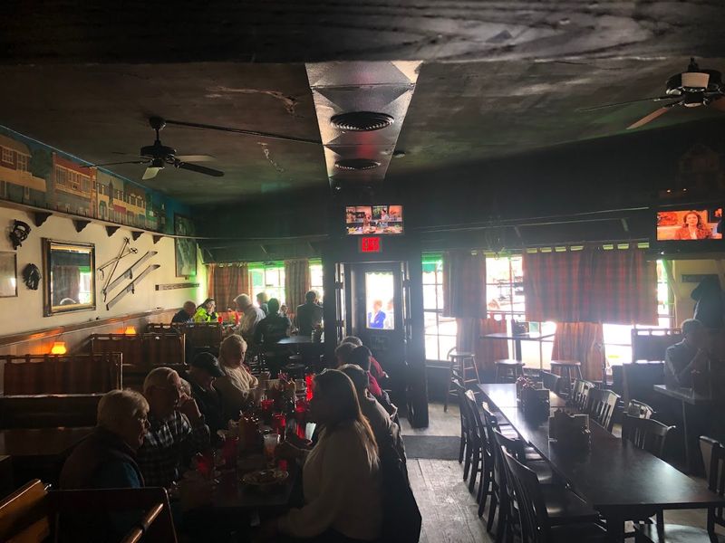 A family-friendly hangout with local character