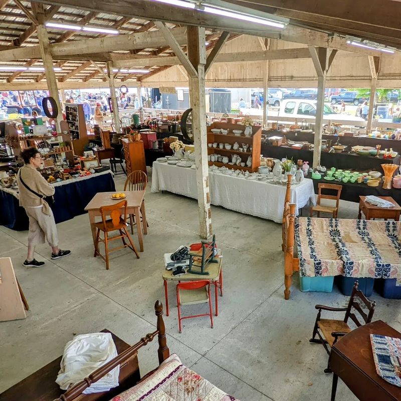 A place where bargain hunters can still make deals