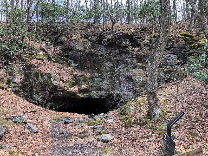 A short New Jersey hike with a surprisingly chilly payoff