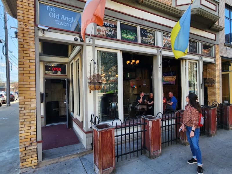 A true neighborhood hangout with loyal regulars