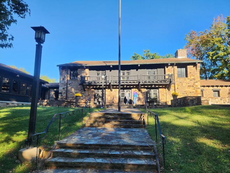 Bald Knob Dining Room (Makanda)