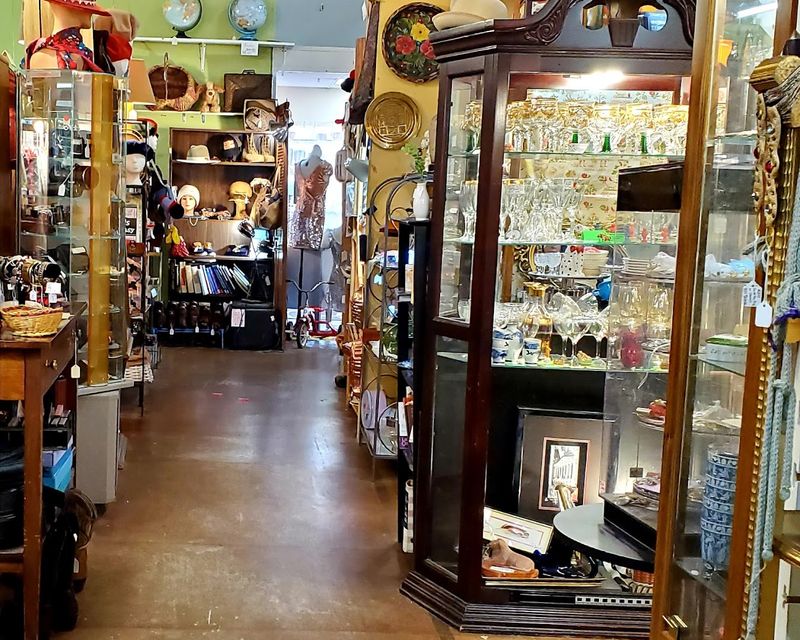 The Overall Shopping Experience and Store Atmosphere The Overall Shopping Experience and Store Atmosphere
