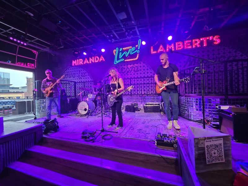 Miranda Lambert's Casa Rosa