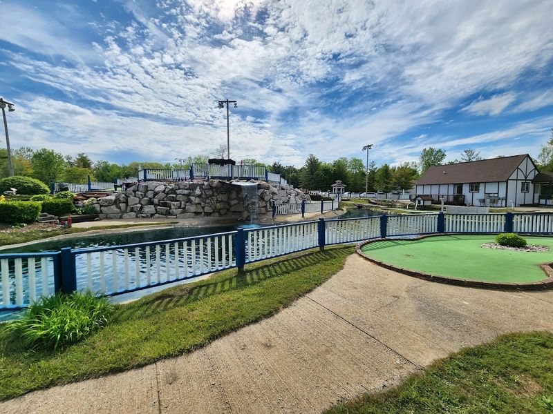 Alpine Mountain Golf (Birch Run) Alpine Mountain Golf (Birch Run)