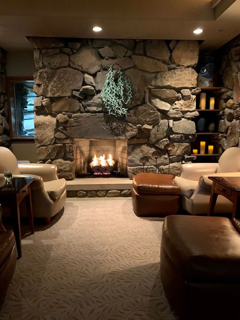 Amenities encourage lingering long after your service ends Amenities encourage lingering long after your service ends