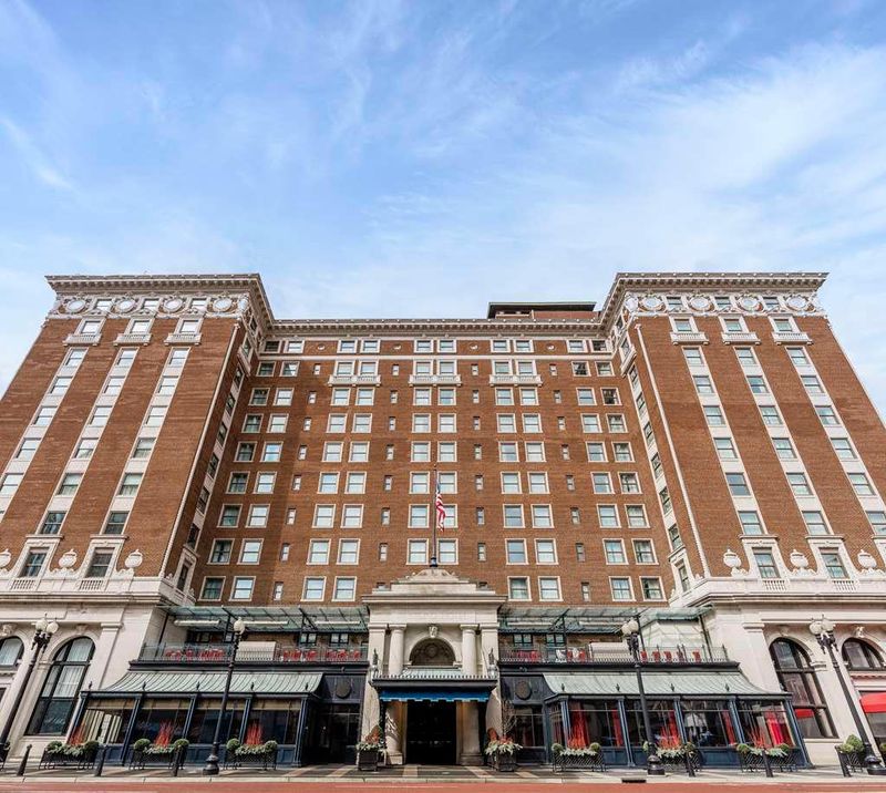 Amway Grand Plaza Hotel – Grand Rapids, Kent