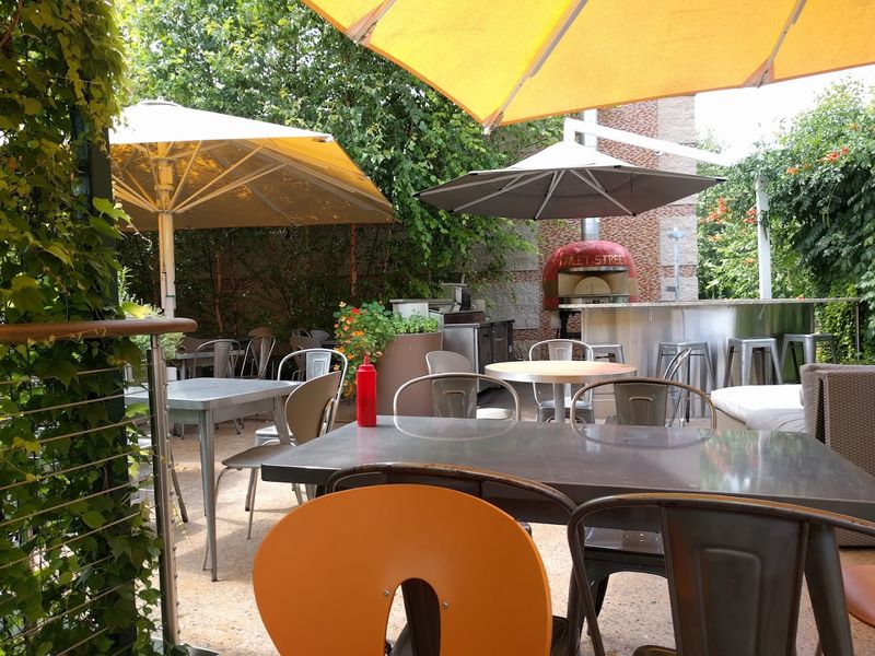 An atmosphere that makes dessert feel like an outing
