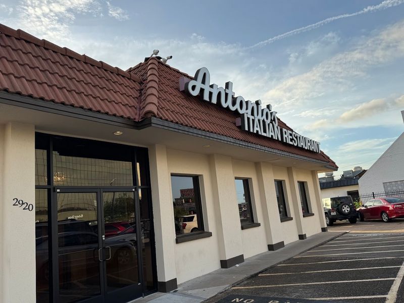 Antonio's Flying Pizza (Houston) Antonio's Flying Pizza (Houston)