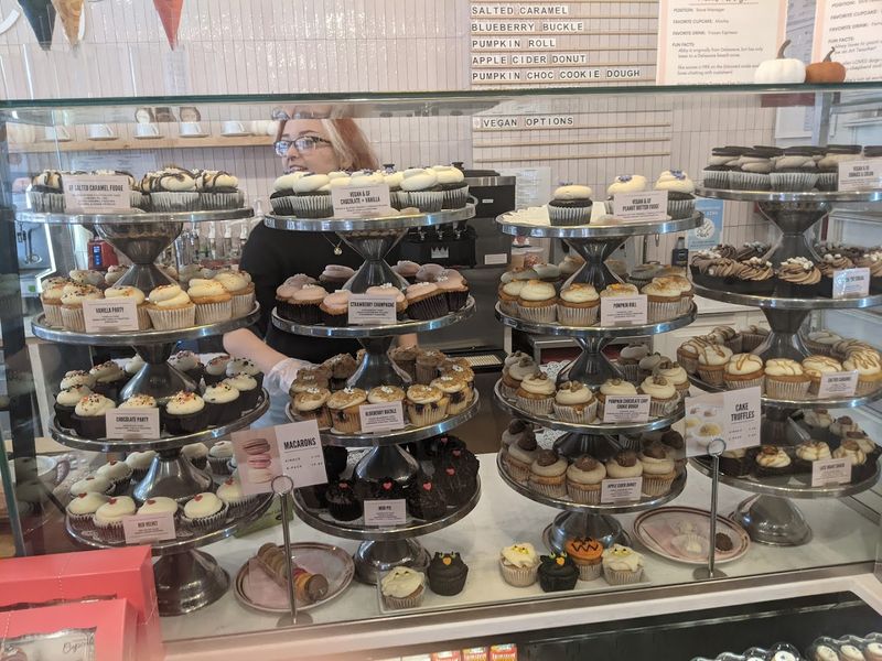 Bakeries and Sweets Steal Attention Fast