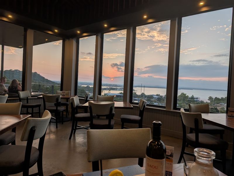 Bay View Restaurant & Bar (Cottonwood Shores) Bay View Restaurant & Bar (Cottonwood Shores)