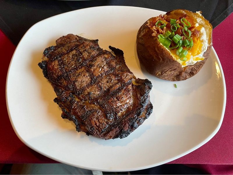 Beehive Restaurant & Saloon (Abilene) Beehive Restaurant & Saloon (Abilene)
