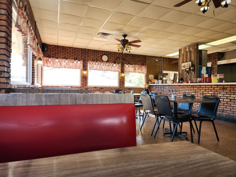 Big John's Bar-B-Q — Hohenwald