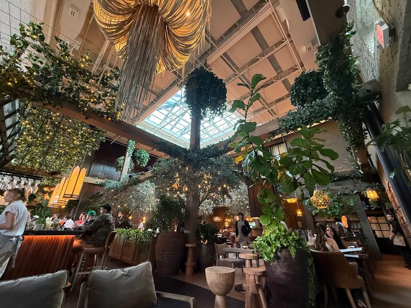 Breathtaking Architecture and Design That Commands Attention Breathtaking Architecture and Design That Commands Attention