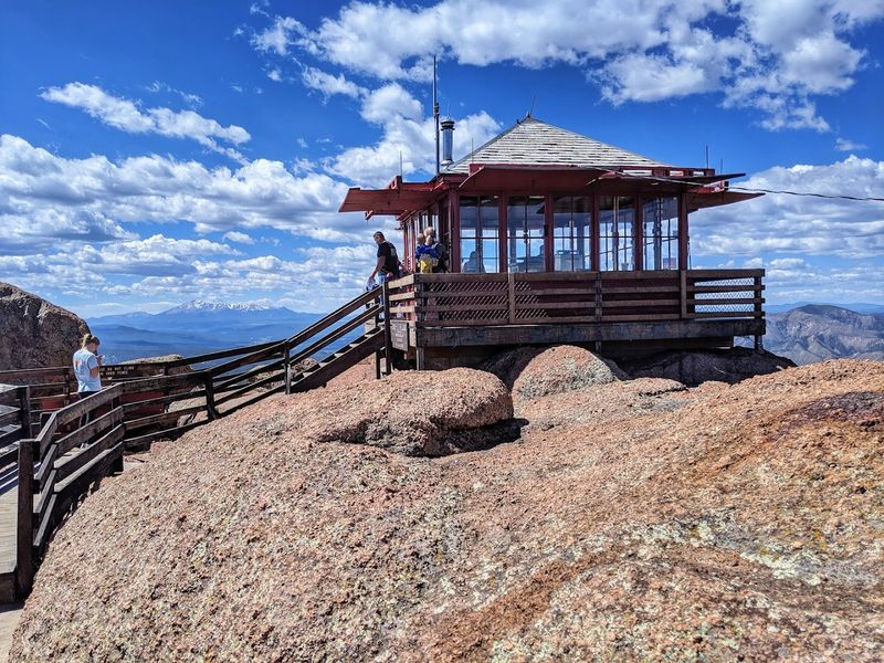 A Colorado Summit With an Unusually Human Scale A Colorado Summit With an Unusually Human Scale