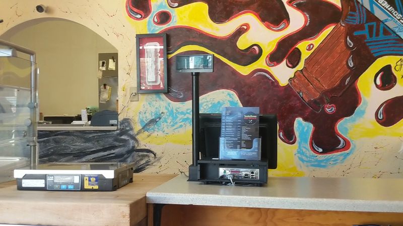Service That Adds Warmth to a No-Frills Setup Service That Adds Warmth to a No-Frills Setup